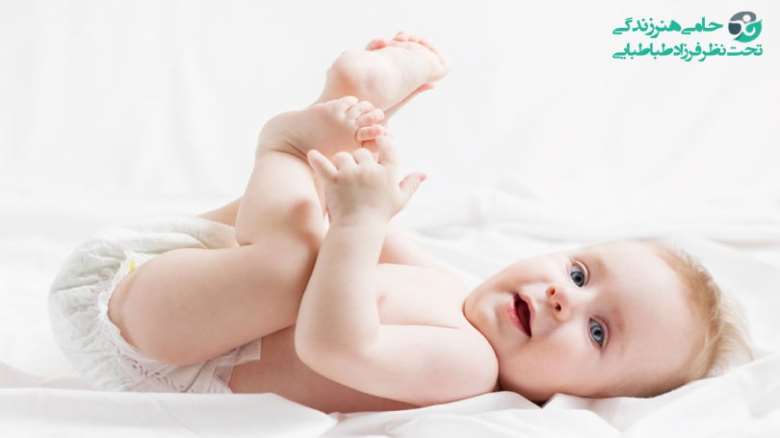علت سرد بودن دست و پای نوزاد | علائم هشدار دهنده دمای بدن نوزاد